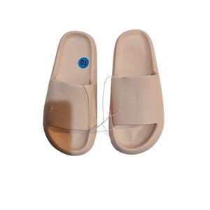 AMERICAN EXCHANCE Unisex Cream Cushioned EVA Cloud Sandal Size 10